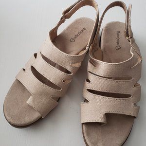 8W Baretraps Comfy Summer Sandals